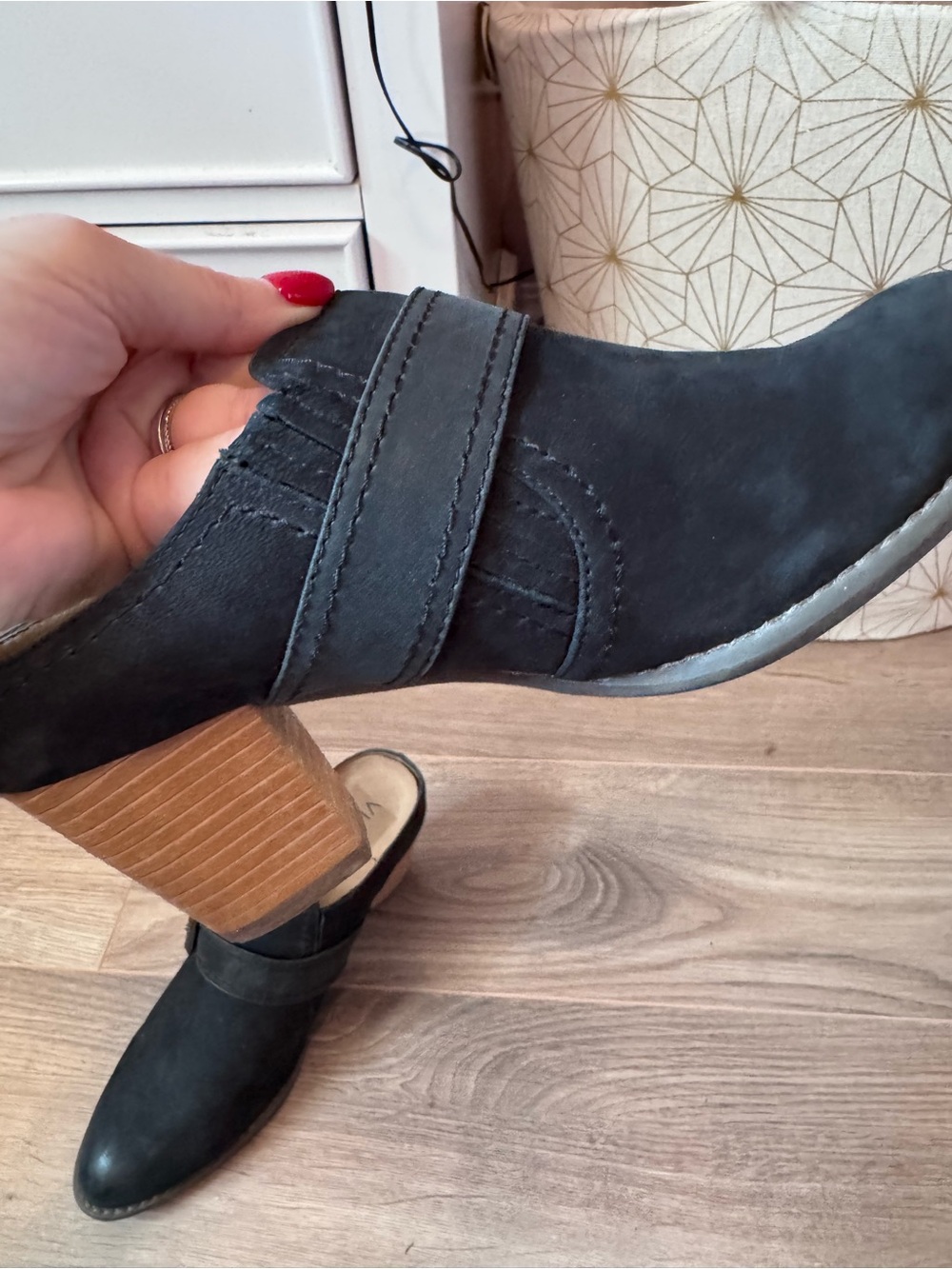 Vionic Mule Heels - Picture 9 of 10